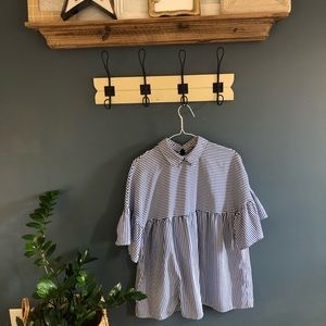 Women’s oversized striped blouse - size medium